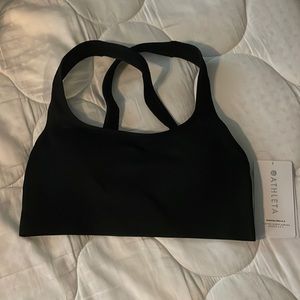 NWT Athleta Aurora Scoop Bra A-C Black in size MEDIUM